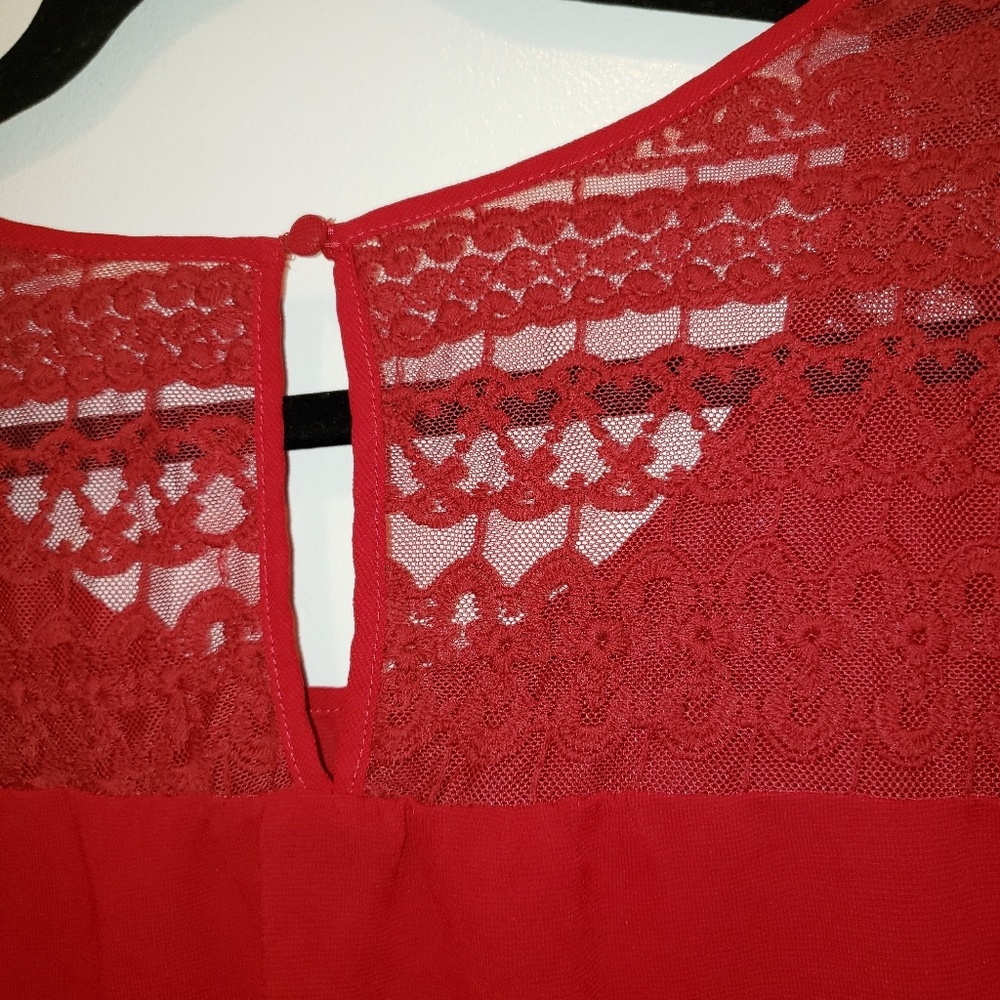 Red Flowy Top - Picture 3 of 4